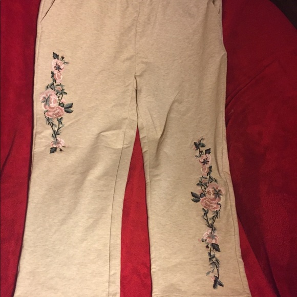 Capris - Picture 2 of 5